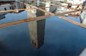 Spiegelung des Campanile in Marano Lagunare